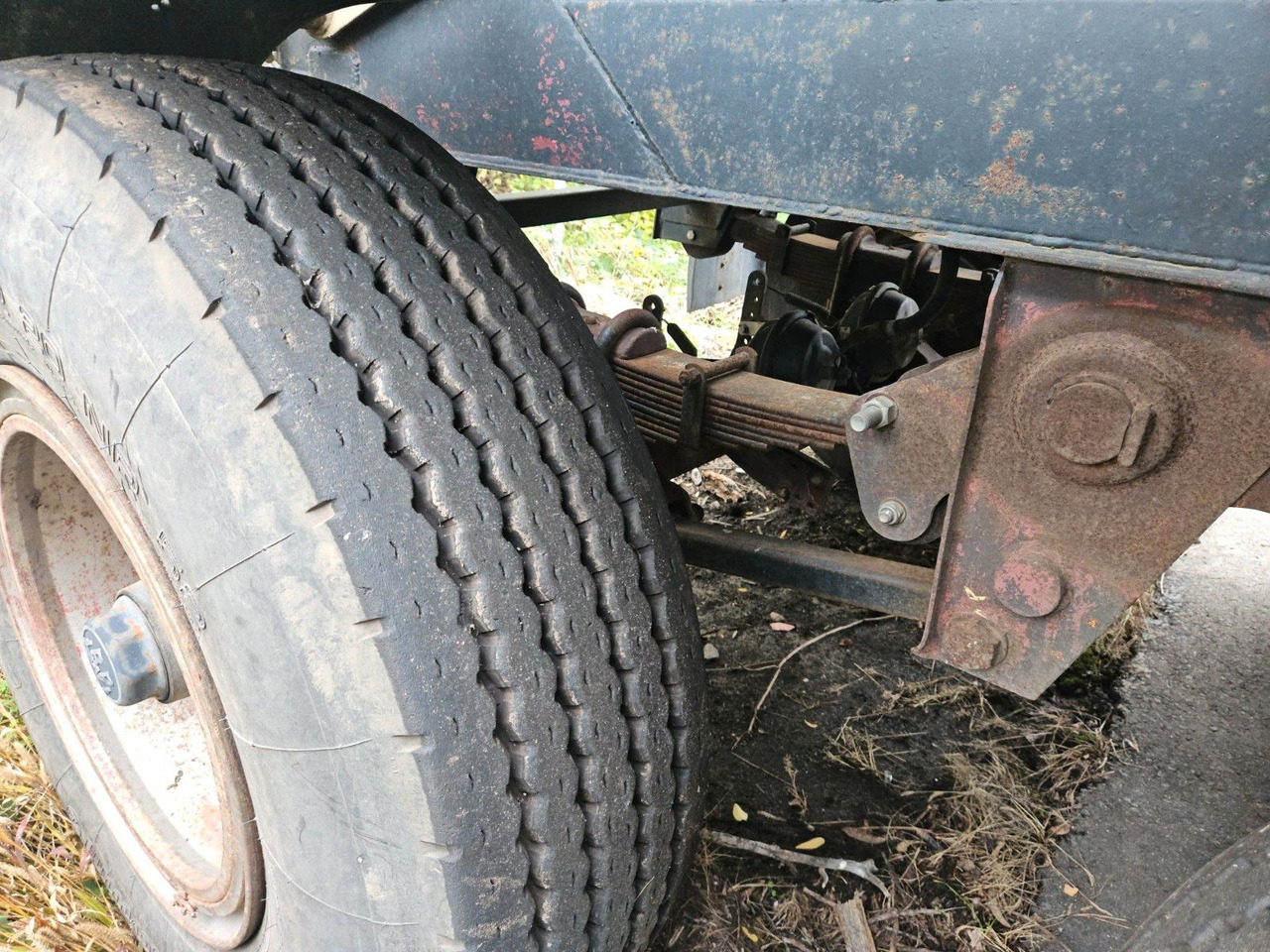 Kässbohrer Silo Güllefaß 33m³ Blattfederung - Semirreboque silo: foto 5 Kässbohrer Silo Güllefaß 33m³ Blattfederung - Semirreboque silo: foto 5