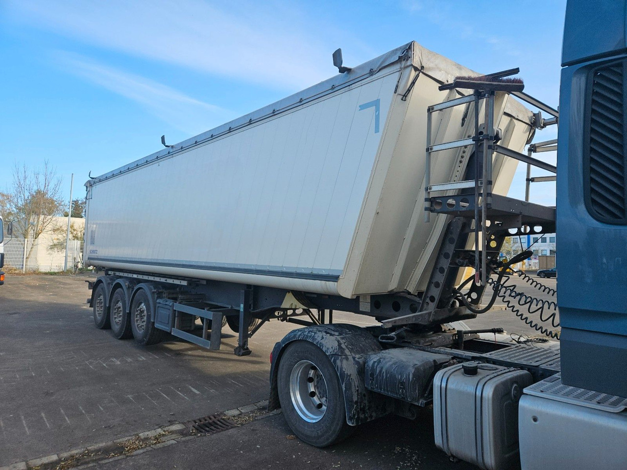 Schmitz Cargobull Getreide Alumulde 50m³ - Semi-reboque basculante: foto 3 Schmitz Cargobull Getreide Alumulde 50m³ - Semi-reboque basculante: foto 3