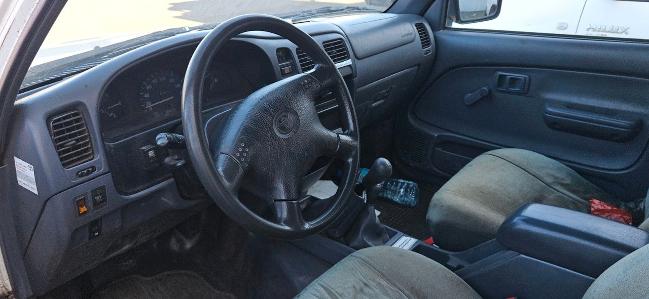 SUV Toyota Hilux Double Cab 4x4: foto 6
