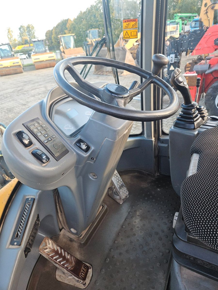 Volvo L30G Radlader mit Klappschaufel - Pá carregadora de rodas: foto 5 Volvo L30G Radlader mit Klappschaufel - Pá carregadora de rodas: foto 5
