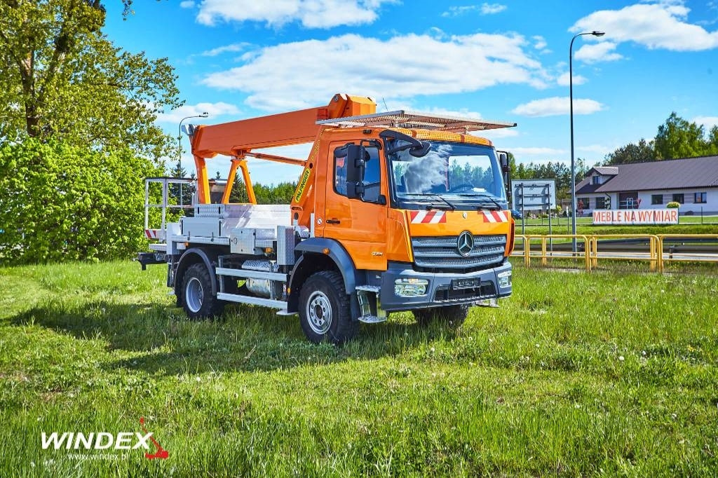 Palfinger P 250 BK - Caminhão com plataforma aérea: foto 1 Palfinger P 250 BK - Caminhão com plataforma aérea: foto 1