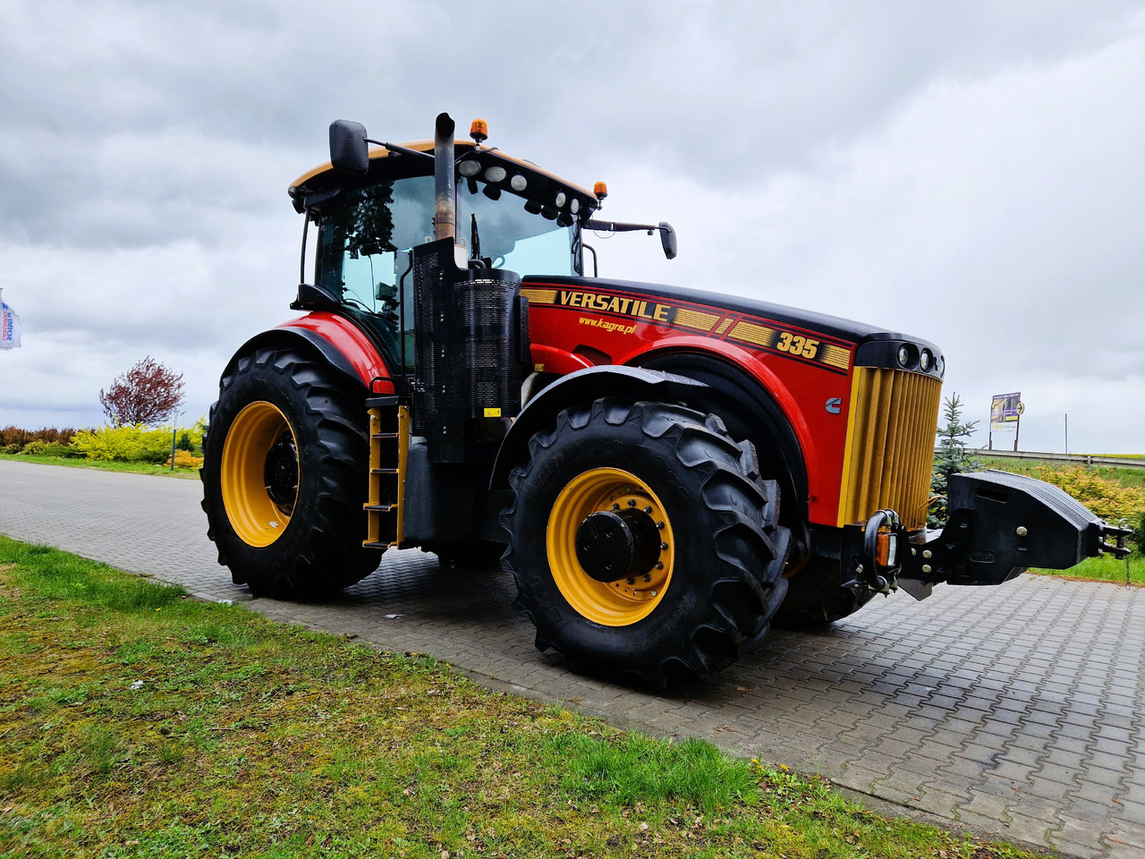 Versatile Buhler 335 - Trator: foto 1 Versatile Buhler 335 - Trator: foto 1