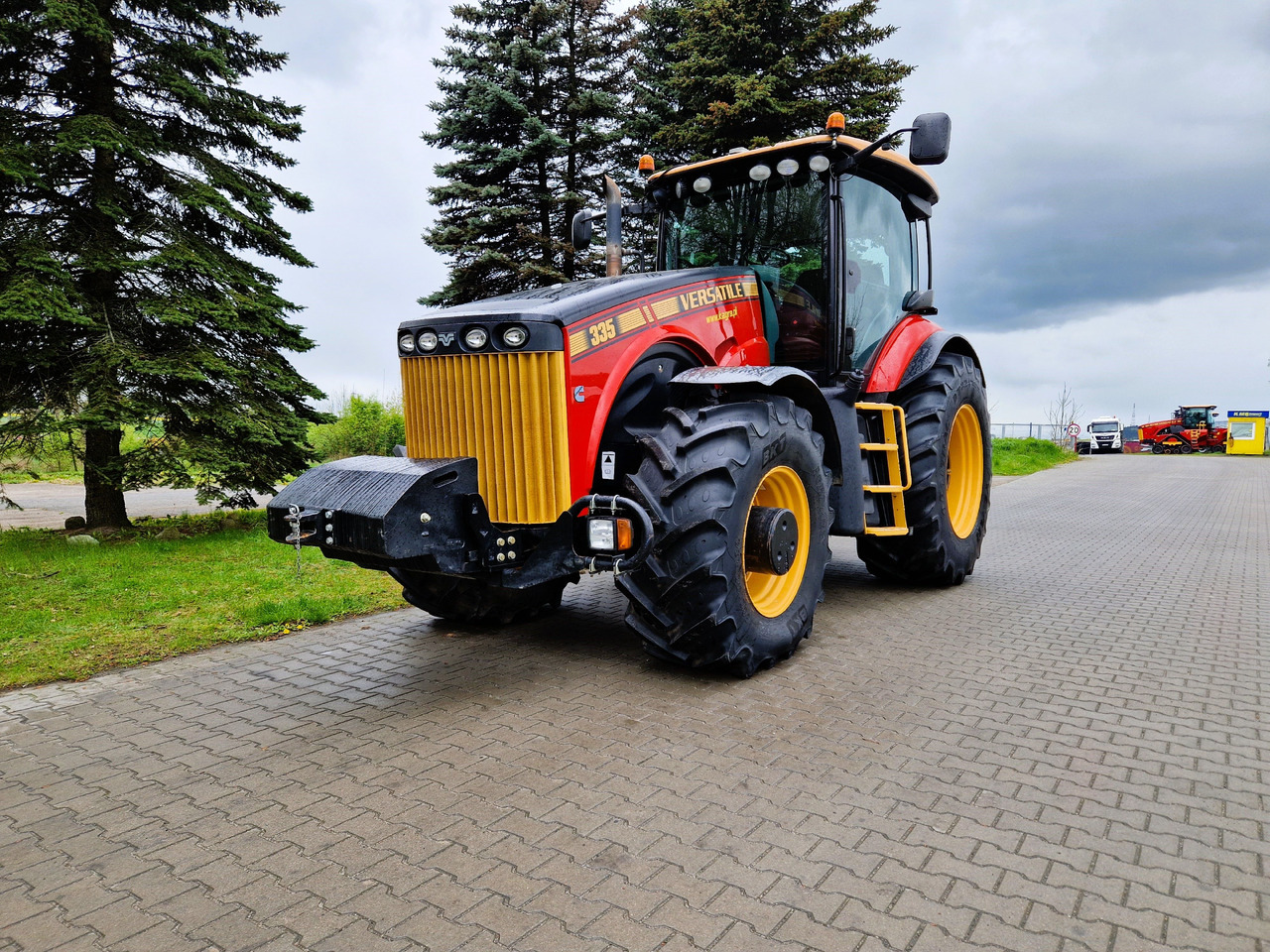 Versatile Buhler 335 - Trator: foto 2 Versatile Buhler 335 - Trator: foto 2