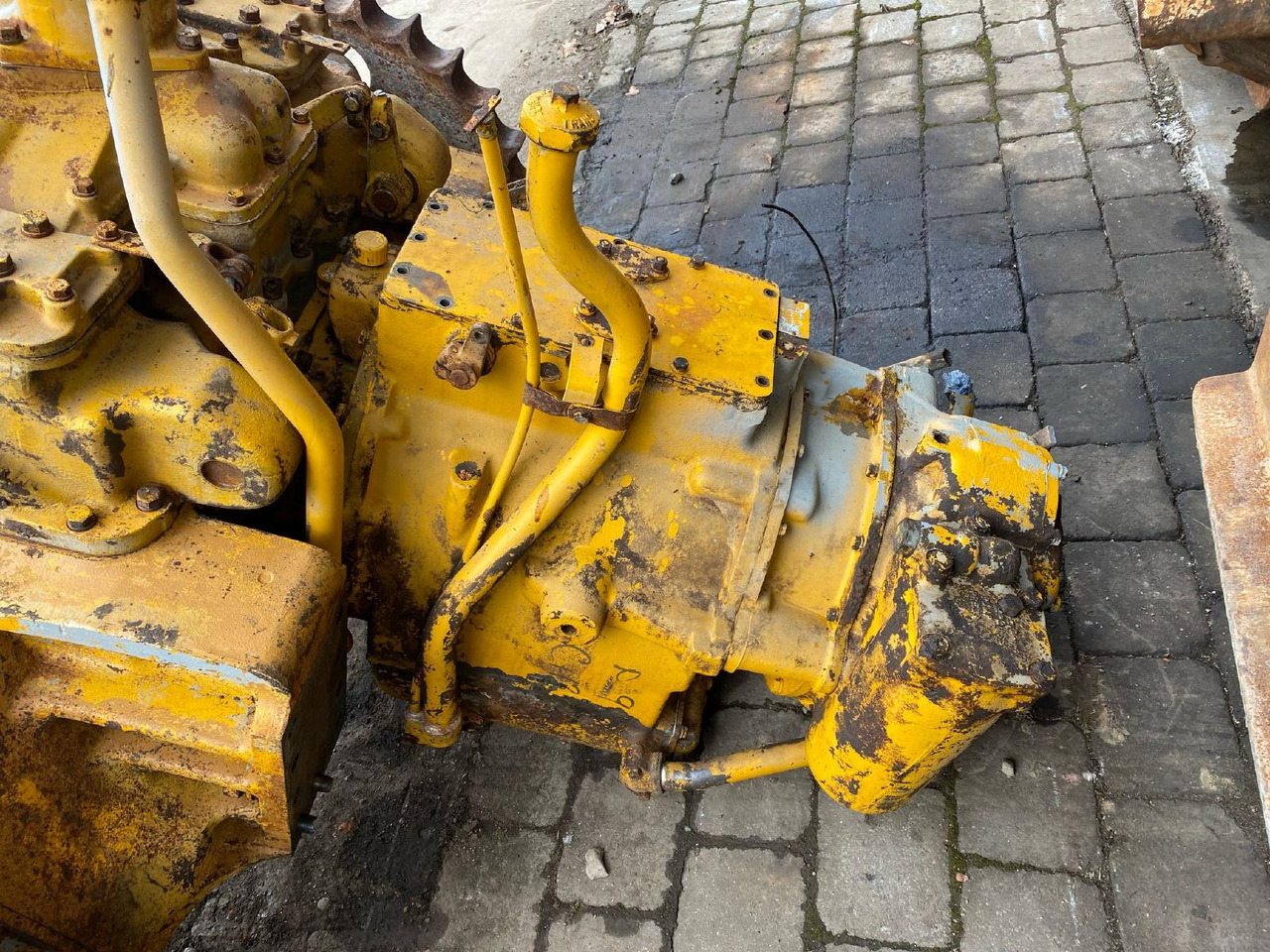 Caterpillar CAT D 951 - Caixa de velocidade por Máquina de construção: foto 4 Caterpillar CAT D 951 - Caixa de velocidade por Máquina de construção: foto 4