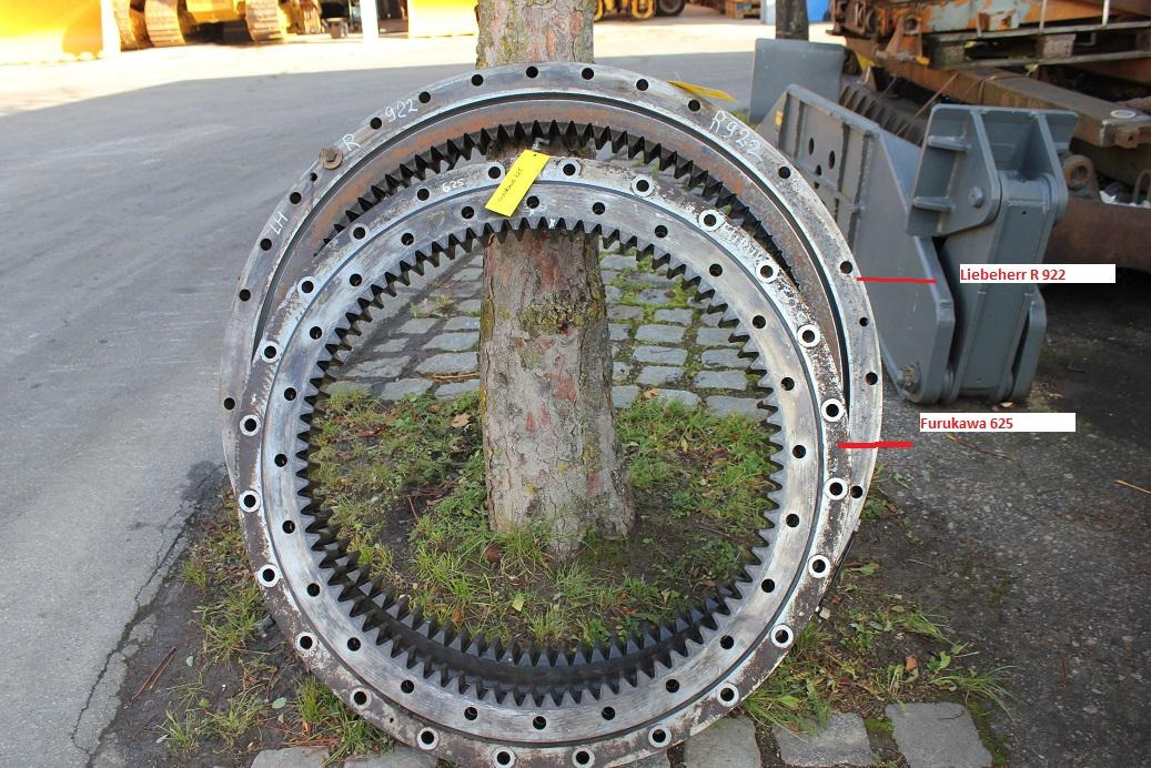 Furukawa 625 - Coroa de giro por Máquina de construção: foto 1 Furukawa 625 - Coroa de giro por Máquina de construção: foto 1