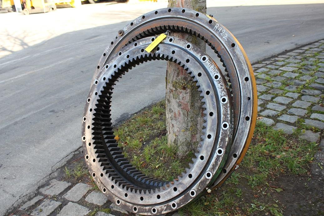 Furukawa 625 - Coroa de giro por Máquina de construção: foto 2 Furukawa 625 - Coroa de giro por Máquina de construção: foto 2