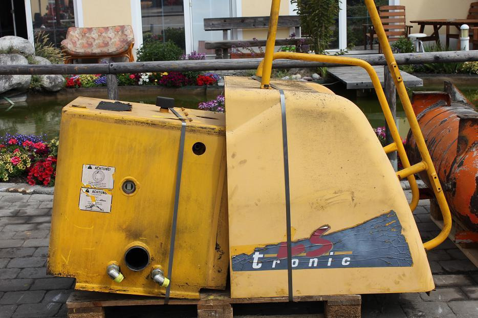 Furukawa 735 - Tanque hidráulico por Máquina de construção: foto 2 Furukawa 735 - Tanque hidráulico por Máquina de construção: foto 2