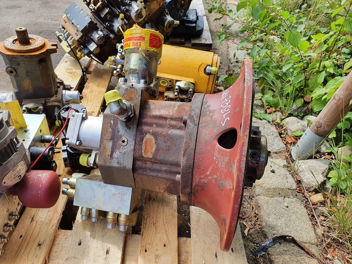 Furukawa 738 LS / Linde - Bomba hidráulica por Máquina de construção: foto 1 Furukawa 738 LS / Linde - Bomba hidráulica por Máquina de construção: foto 1
