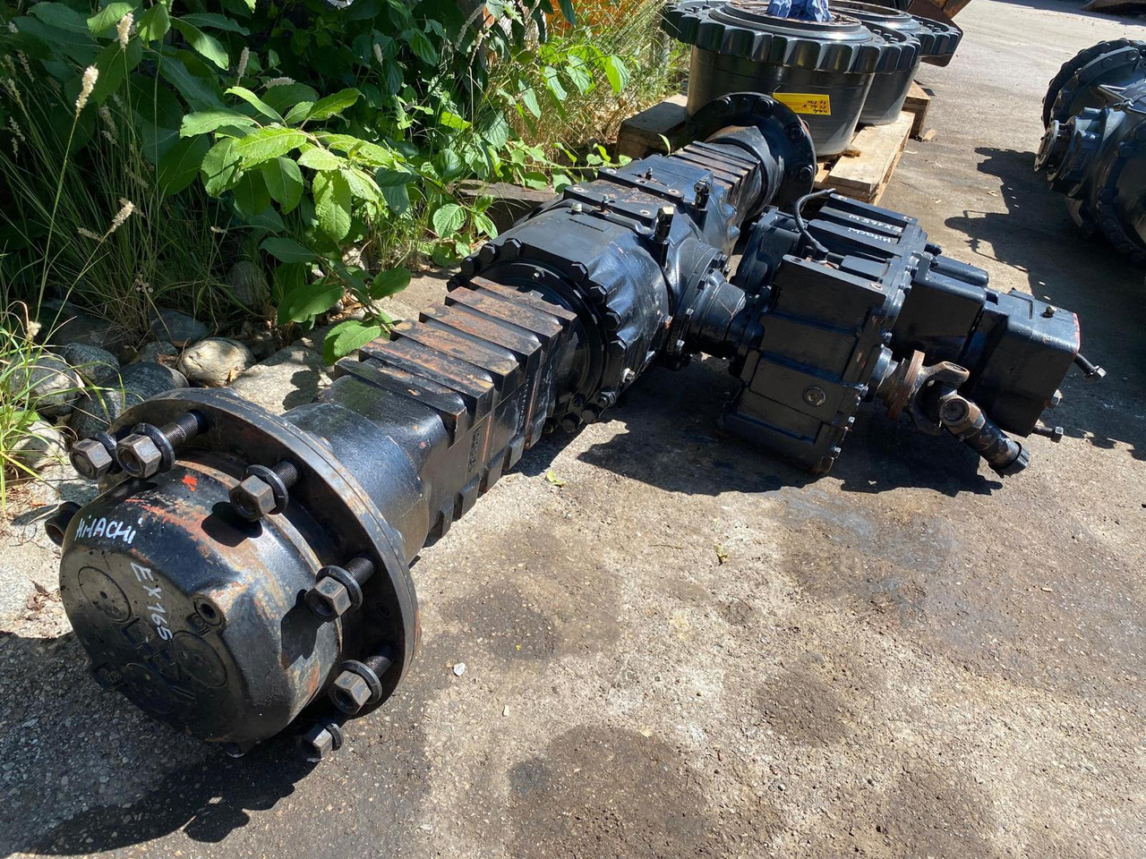 Hitachi EX 165 , Spicer Hurth - Eixo e peças por Máquina de construção: foto 1 Hitachi EX 165 , Spicer Hurth - Eixo e peças por Máquina de construção: foto 1