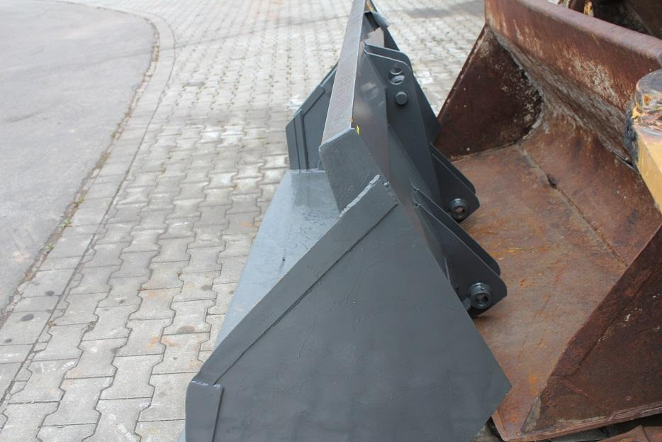 Kramer 412 - Balde para carregadeiras por Máquina de construção: foto 3 Kramer 412 - Balde para carregadeiras por Máquina de construção: foto 3