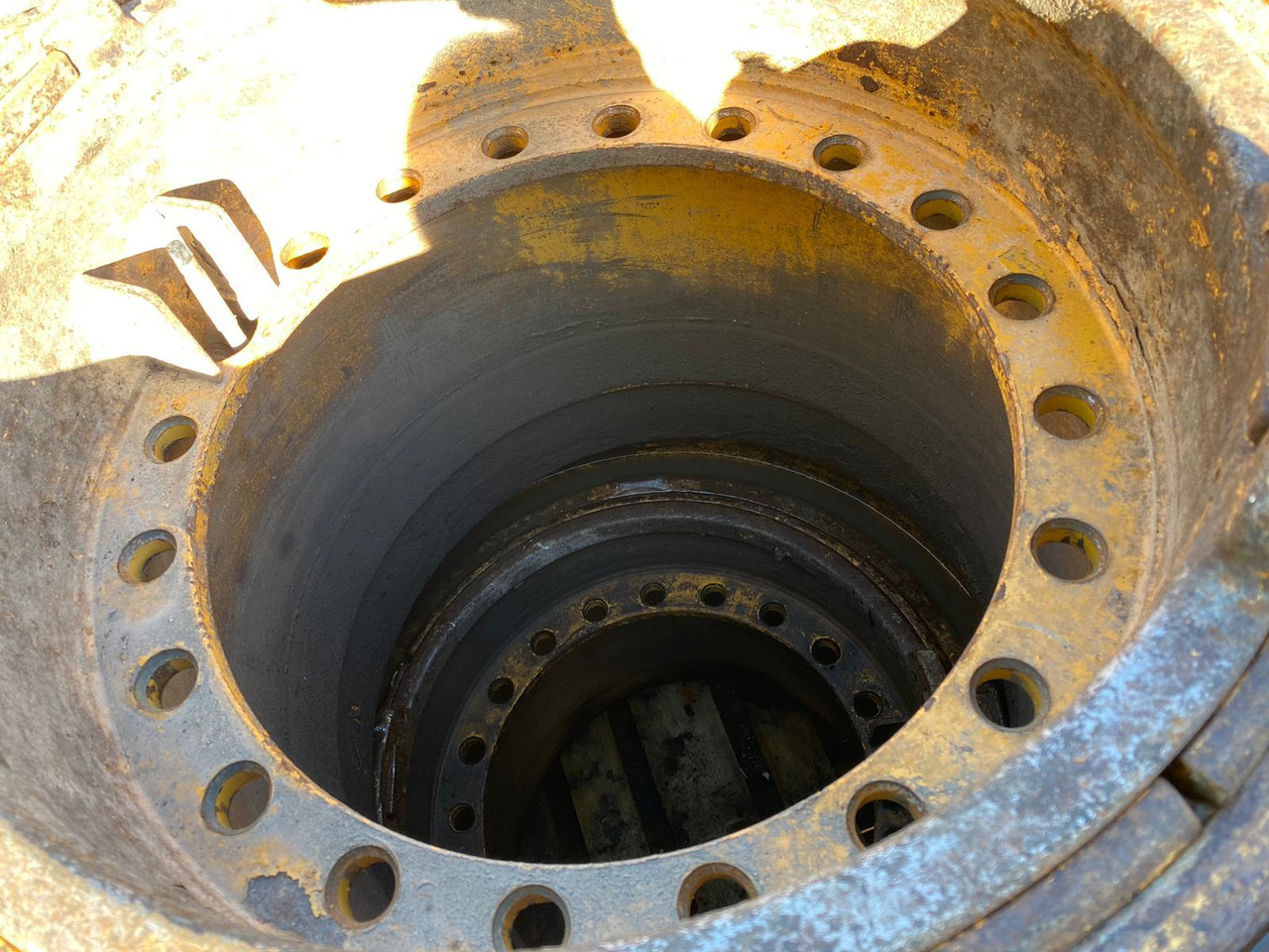 Liebherr 26,5R25 aus L564 - Pneu por Máquina de construção: foto 2 Liebherr 26,5R25 aus L564 - Pneu por Máquina de construção: foto 2