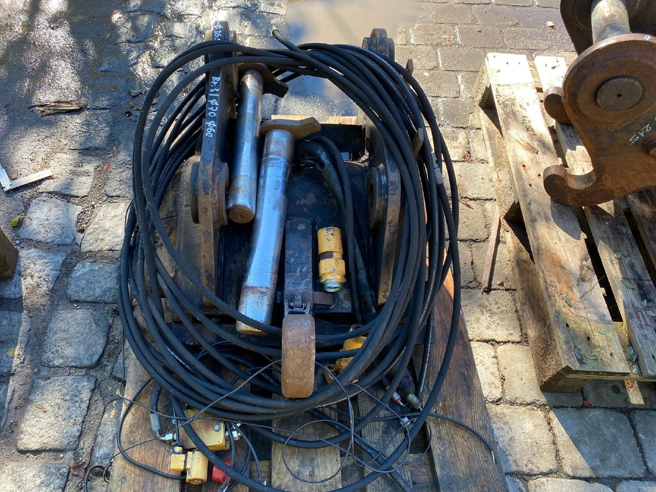 Liebherr 900 - Acoplamento rápido por Máquina de construção: foto 4 Liebherr 900 - Acoplamento rápido por Máquina de construção: foto 4