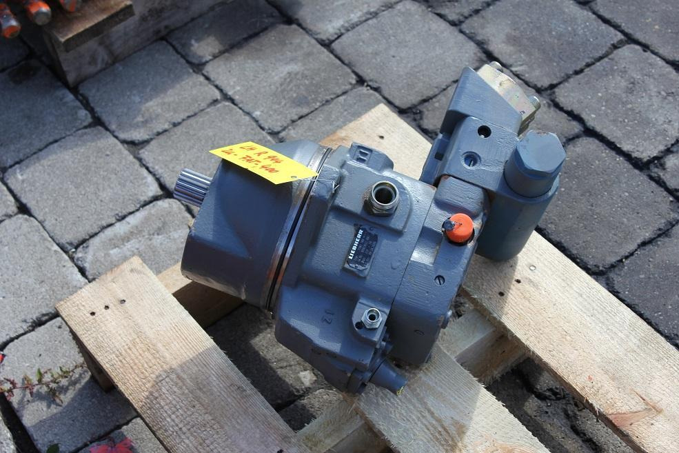 Liebherr 944 - Comando final por Máquina de construção: foto 4 Liebherr 944 - Comando final por Máquina de construção: foto 4