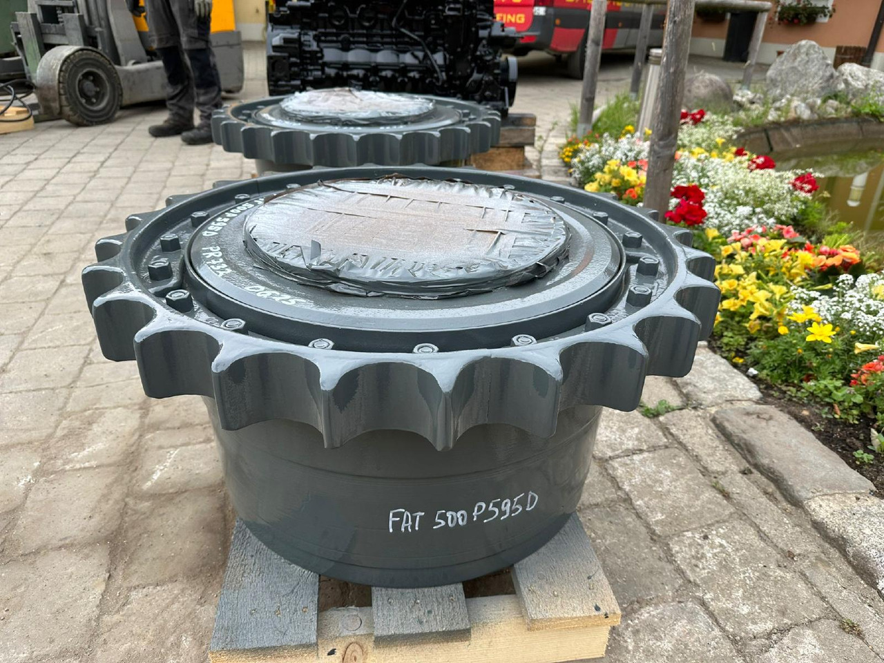 Liebherr FAT 500P595D aus PR 732 - Comando final por Máquina de construção: foto 2 Liebherr FAT 500P595D aus PR 732 - Comando final por Máquina de construção: foto 2