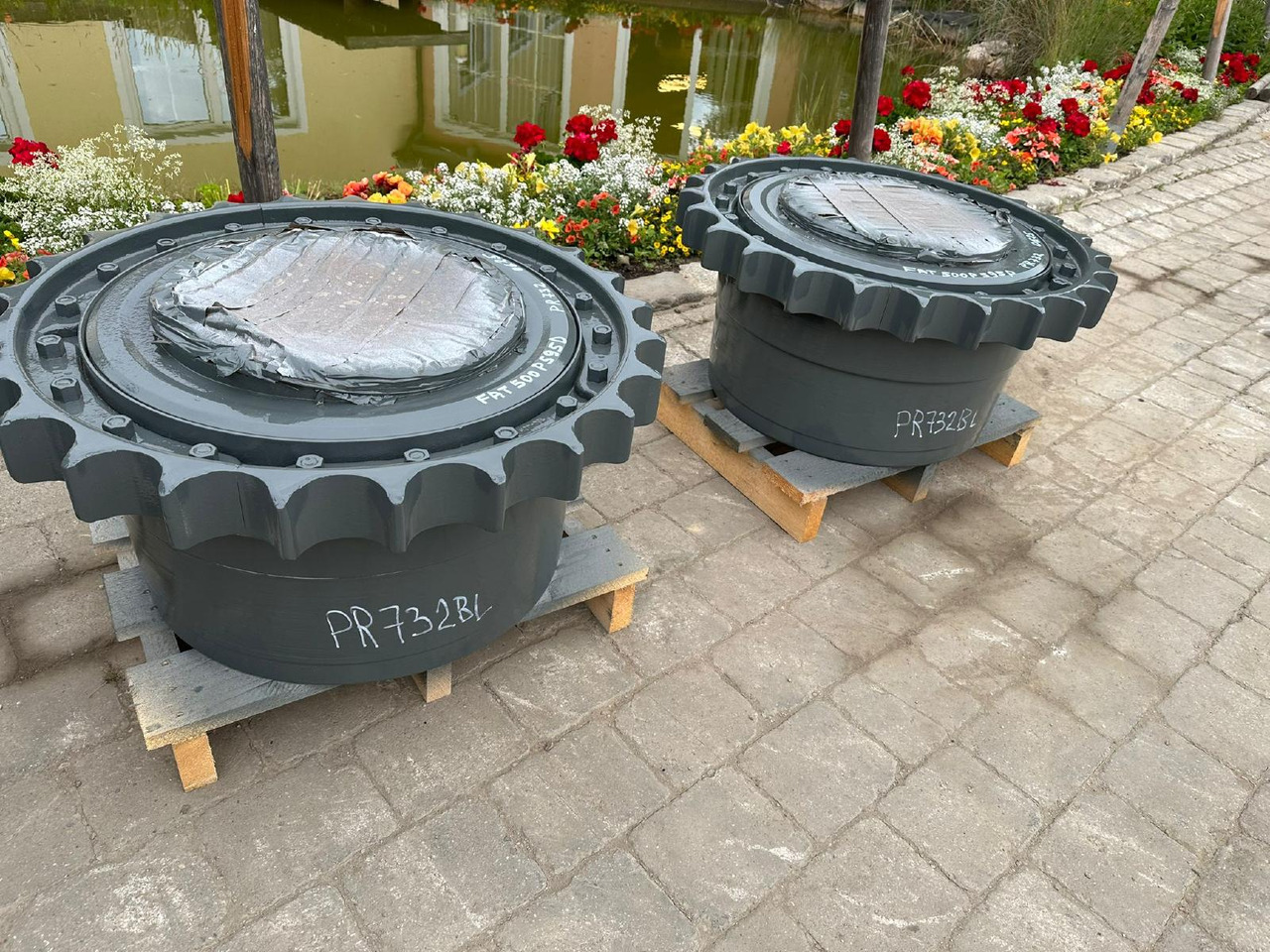 Liebherr FAT 500P595D aus PR 732 - Comando final por Máquina de construção: foto 3 Liebherr FAT 500P595D aus PR 732 - Comando final por Máquina de construção: foto 3