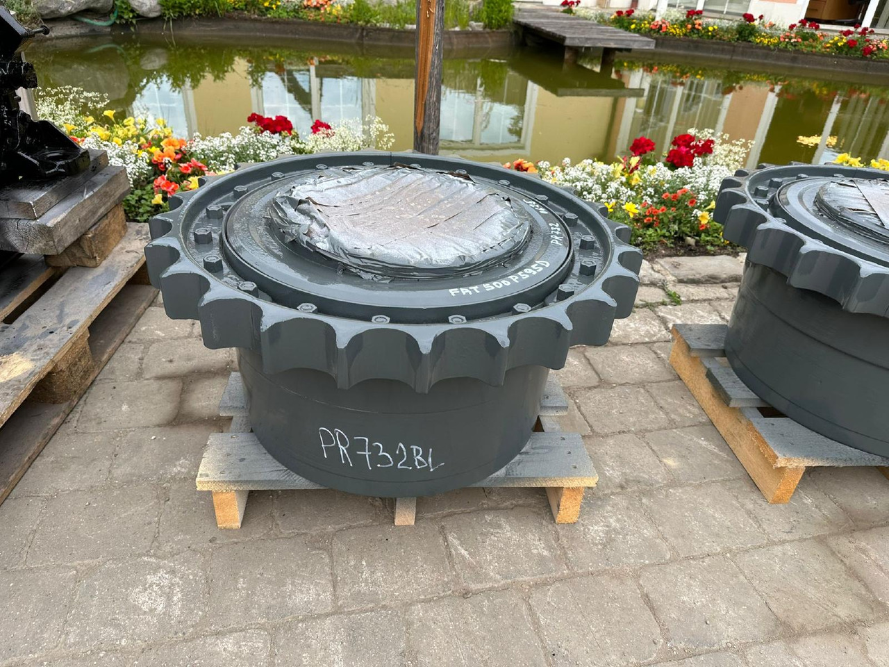 Liebherr FAT 500P595D aus PR 732 - Comando final por Máquina de construção: foto 1 Liebherr FAT 500P595D aus PR 732 - Comando final por Máquina de construção: foto 1