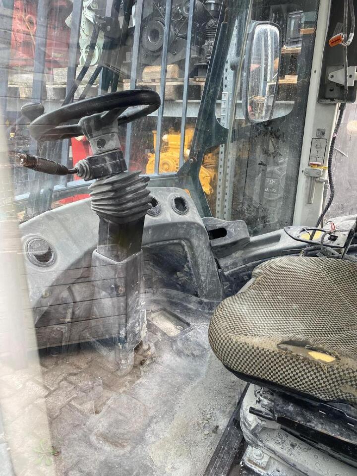 Liebherr L 566 - Cabine por Máquina de construção: foto 3 Liebherr L 566 - Cabine por Máquina de construção: foto 3