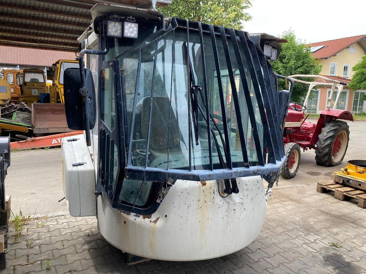 Liebherr L 566 - Cabine por Máquina de construção: foto 1 Liebherr L 566 - Cabine por Máquina de construção: foto 1