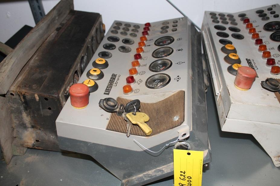 Liebherr LR 622 - Painel de instrumentos por Máquina de construção: foto 3 Liebherr LR 622 - Painel de instrumentos por Máquina de construção: foto 3