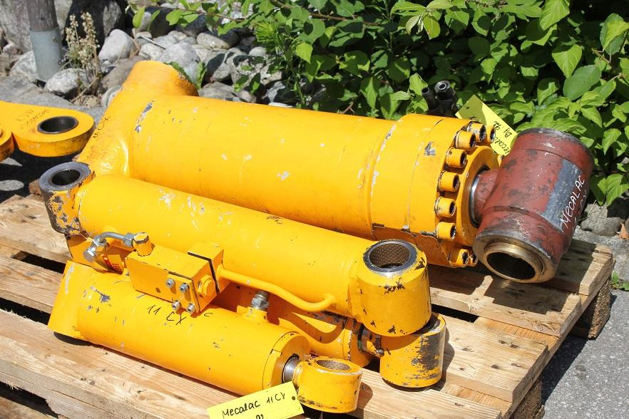 Mecalac 11CX - Cilindro hidráulico por Máquina de construção: foto 2 Mecalac 11CX - Cilindro hidráulico por Máquina de construção: foto 2