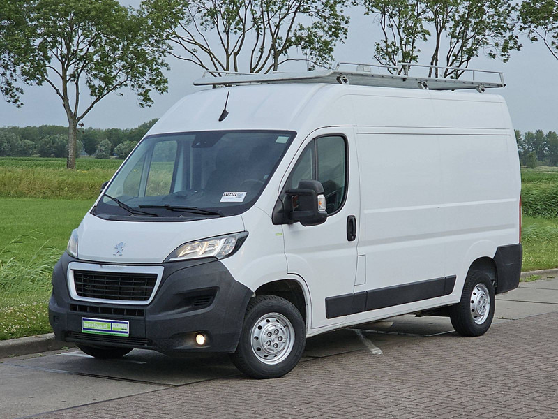 Peugeot Boxer 2.2 L2H2 Imperiaal Navi - Furgão: foto 2 Peugeot Boxer 2.2 L2H2 Imperiaal Navi - Furgão: foto 2
