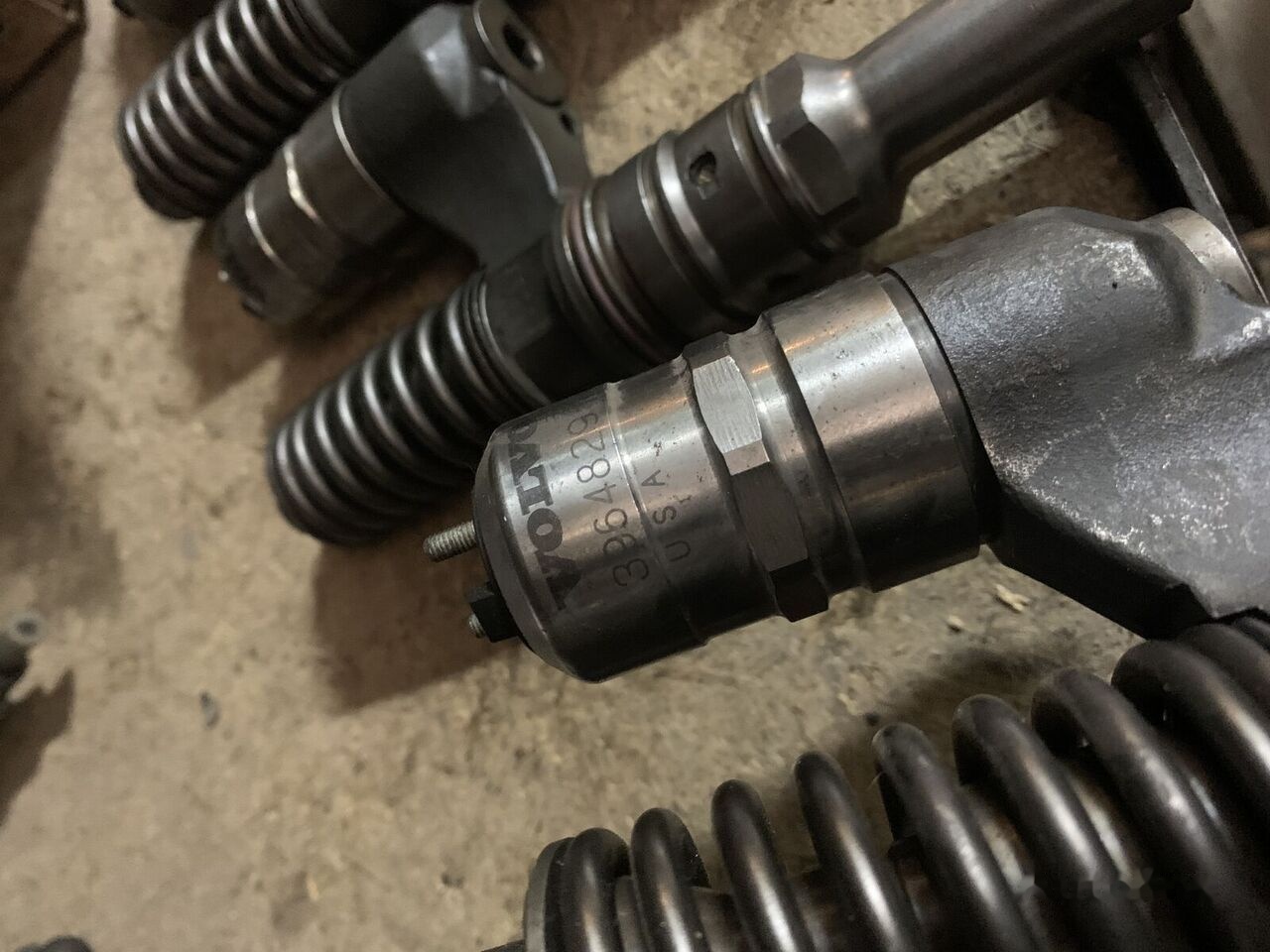 Bosch 3964829 VOLVO FM12, FH12, 3964829 - Bomba de combustivel por Camião: foto 2 Bosch 3964829 VOLVO FM12, FH12, 3964829 - Bomba de combustivel por Camião: foto 2