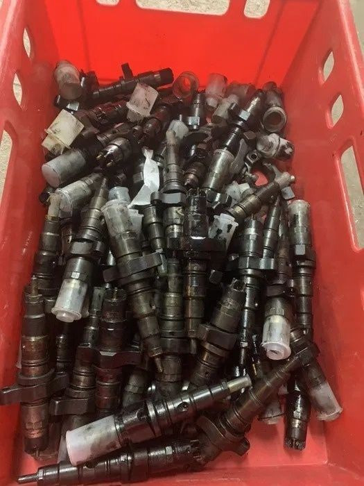 IVECO Eurocargo Używane do regeneracji 0445120007 IVECO - Injector por Camião: foto 1 IVECO Eurocargo Używane do regeneracji 0445120007 IVECO - Injector por Camião: foto 1