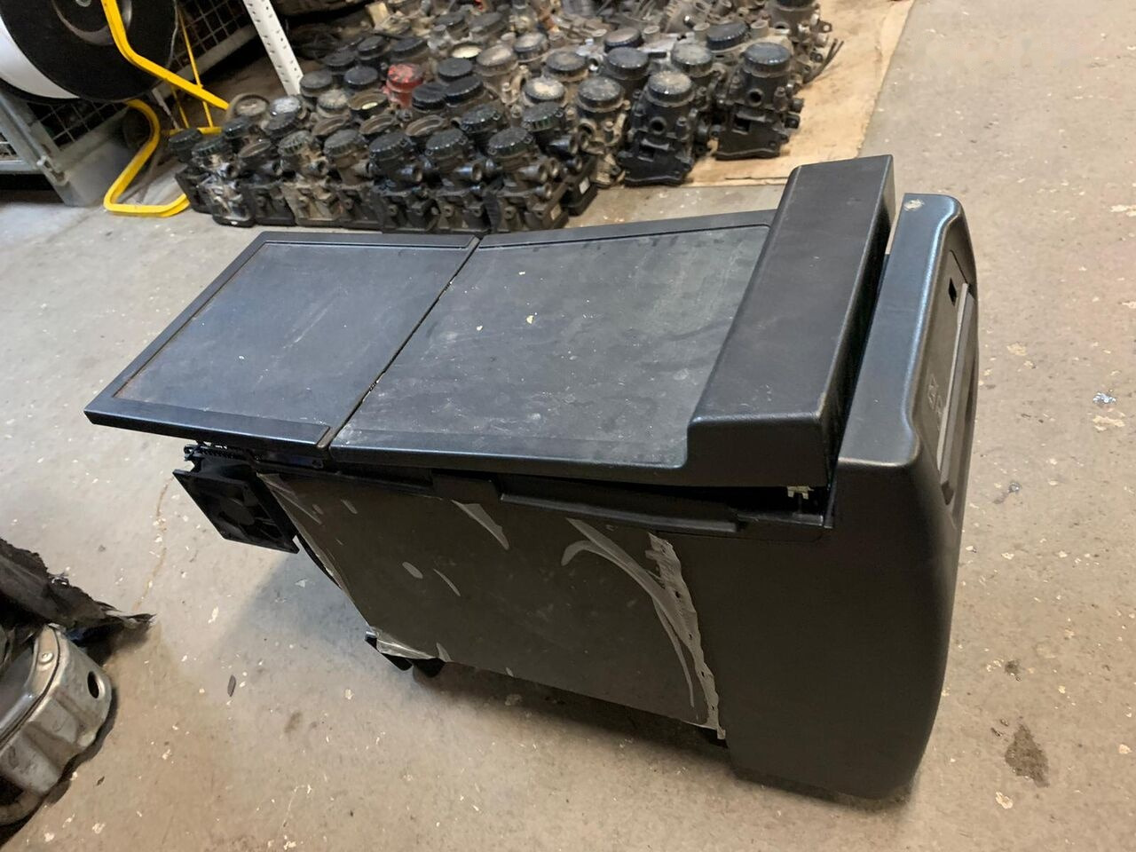 IVECO indel B 5802797207 SP940 24L stan nieznany 5802797207 IVECO - Cabine e interior por Camião: foto 5 IVECO indel B 5802797207 SP940 24L stan nieznany 5802797207 IVECO - Cabine e interior por Camião: foto 5