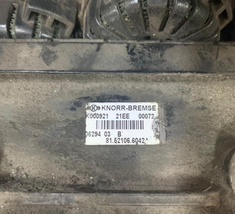 Knorr-Bremse Dwukanałowy 81.52106.6042 MAN TGA TGX TGS truck - Válvula de freio por Camião: foto 3 Knorr-Bremse Dwukanałowy 81.52106.6042 MAN TGA TGX TGS truck - Válvula de freio por Camião: foto 3