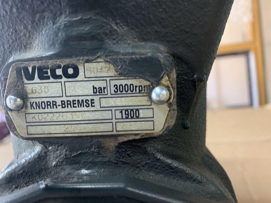 Knorr-Bremse podwójny używany do naprawy LK4936 IVECO Stralis Euro 5, LK4936 450KM, 2012r- truck - Compressor, sistema de ar comprimido por Camião: foto 3 Knorr-Bremse podwójny używany do naprawy LK4936 IVECO Stralis Euro 5, LK4936 450KM, 2012r- truck - Compressor, sistema de ar comprimido por Camião: foto 3