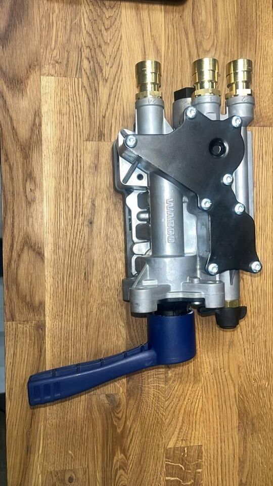 Nowy Zawór Sterowania Platformy Naczepy WABCO 4630905000 ETASC D 4630905000 - Válvula hidráulica por Camião: foto 1 Nowy Zawór Sterowania Platformy Naczepy WABCO 4630905000 ETASC D 4630905000 - Válvula hidráulica por Camião: foto 1