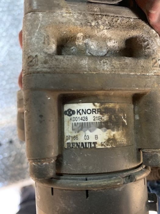 Zawór hamulcowy Oryginał Hurt K001428 Renault Magnum 440 DXI - Válvula por Camião: foto 3 Zawór hamulcowy Oryginał Hurt K001428 Renault Magnum 440 DXI - Válvula por Camião: foto 3