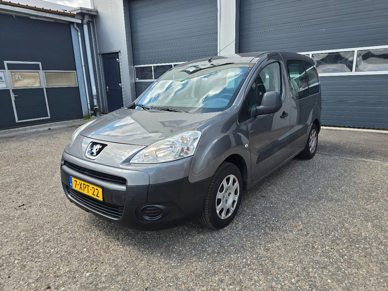 Peugeot Partner 1.6 benzine - Automóvel: foto 1 Peugeot Partner 1.6 benzine - Automóvel: foto 1