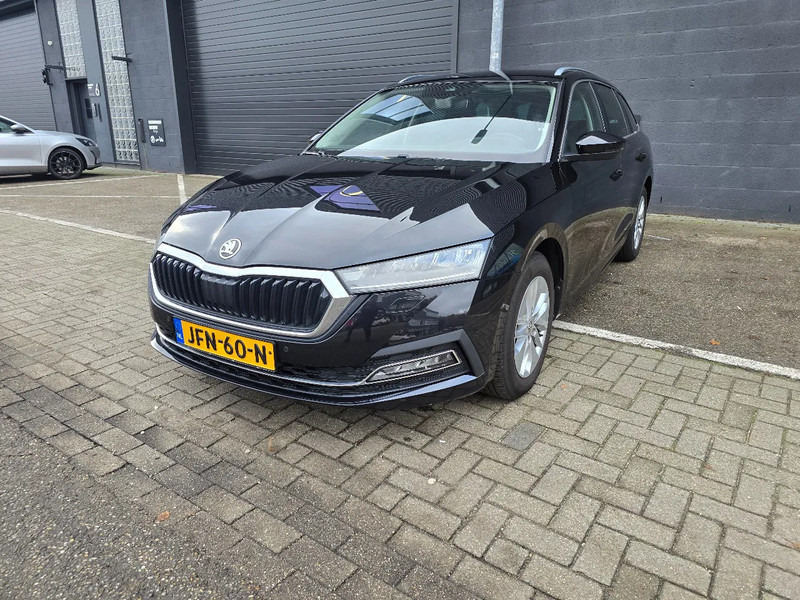 Škoda Octavia Combi 1.0 Benzine - Automóvel: foto 1 Škoda Octavia Combi 1.0 Benzine - Automóvel: foto 1