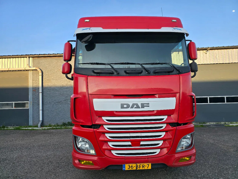 DAF XF 440 Euro 6 2015 - Tractor: foto 2 DAF XF 440 Euro 6 2015 - Tractor: foto 2