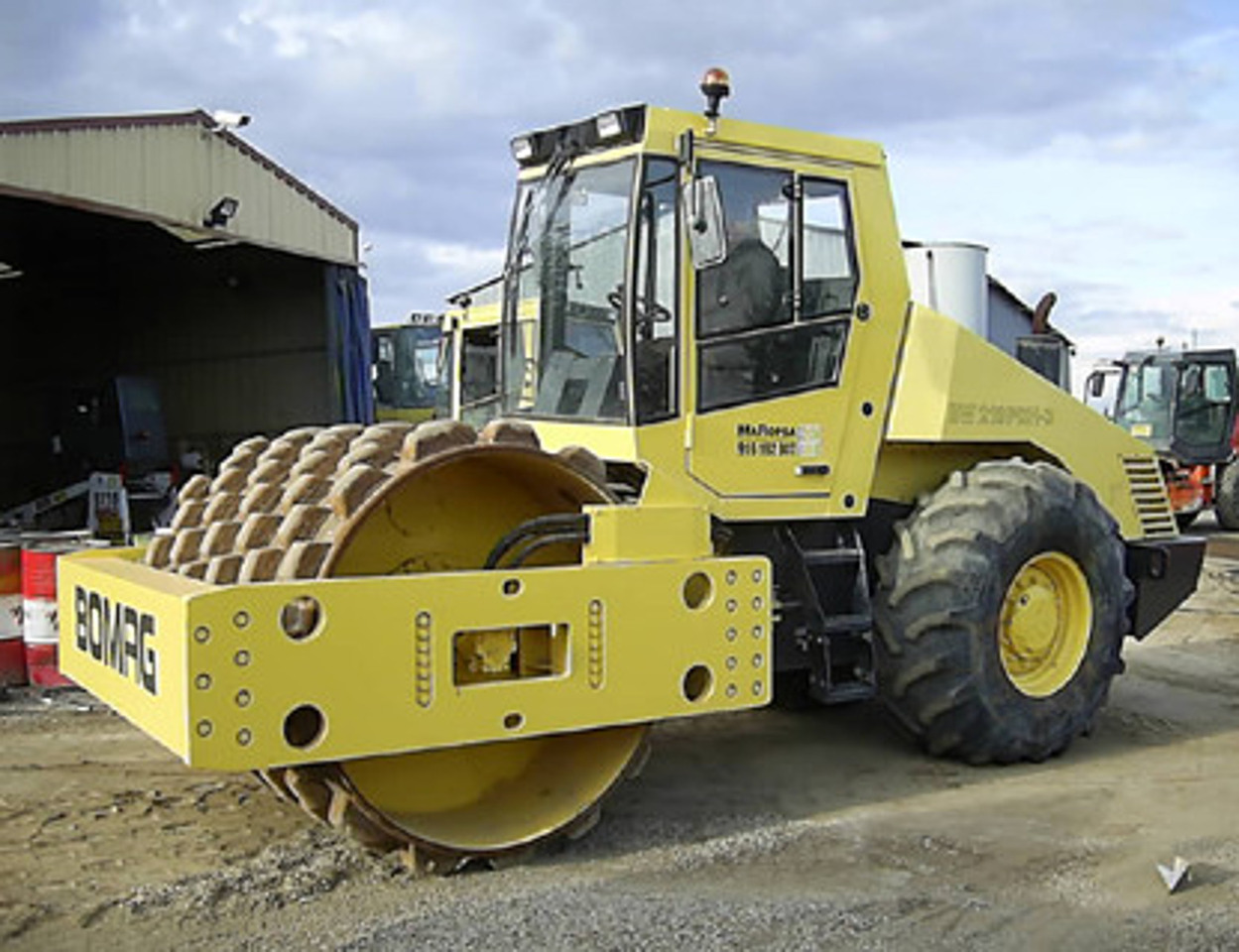 Autopropulsado Bomag BW 219PDH·3 - Compactador: foto 1 Autopropulsado Bomag BW 219PDH·3 - Compactador: foto 1