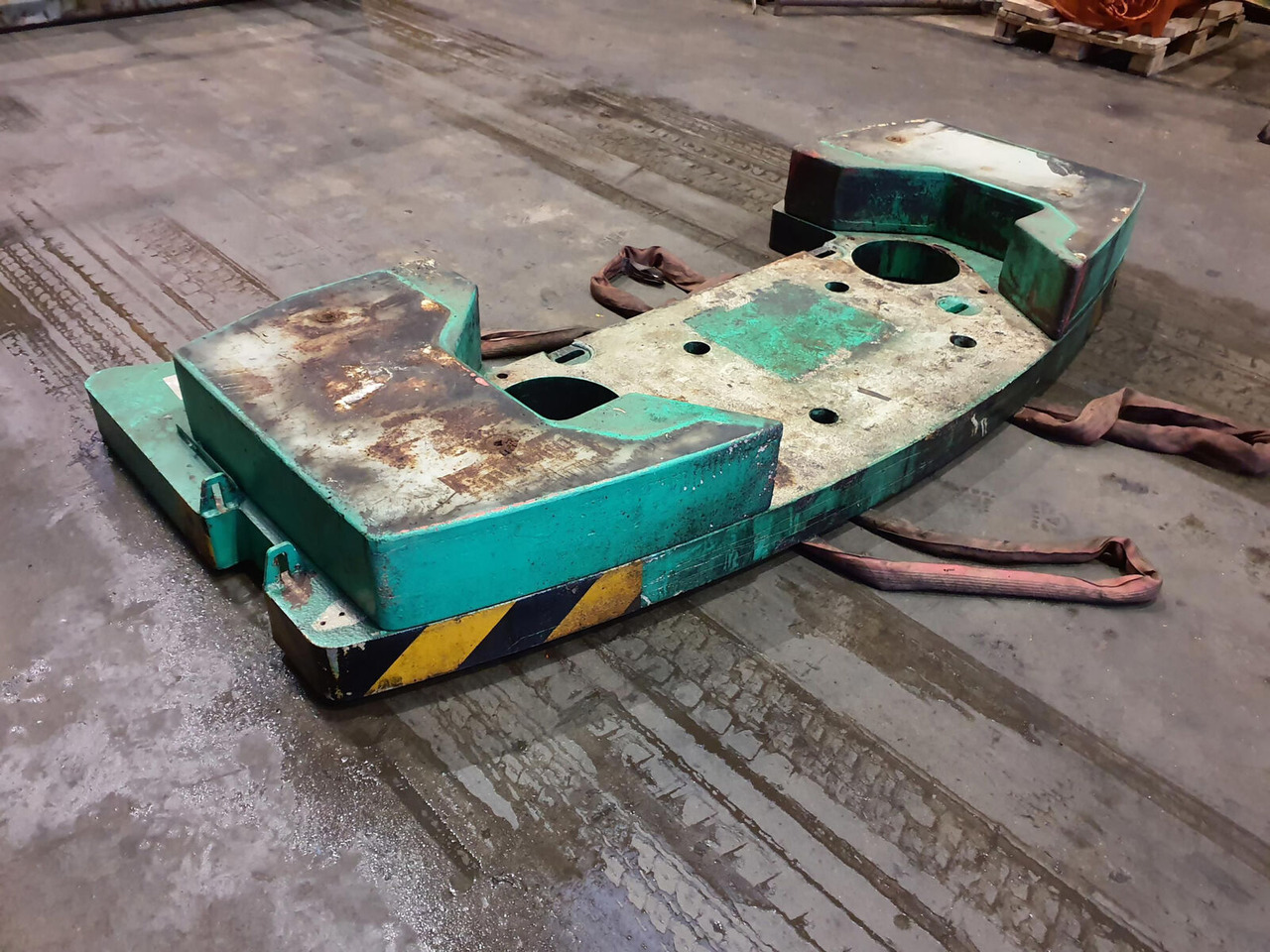 FAUN ATF 60-3 counterweight 1,6t - Contrapeso por Grua móvel: foto 3 FAUN ATF 60-3 counterweight 1,6t - Contrapeso por Grua móvel: foto 3