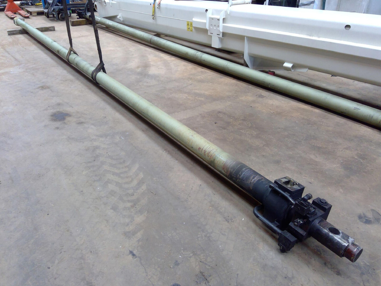 FAUN ATF 60-4 telescopic cylinder single - Cilindro hidráulico por Grua móvel: foto 2 FAUN ATF 60-4 telescopic cylinder single - Cilindro hidráulico por Grua móvel: foto 2