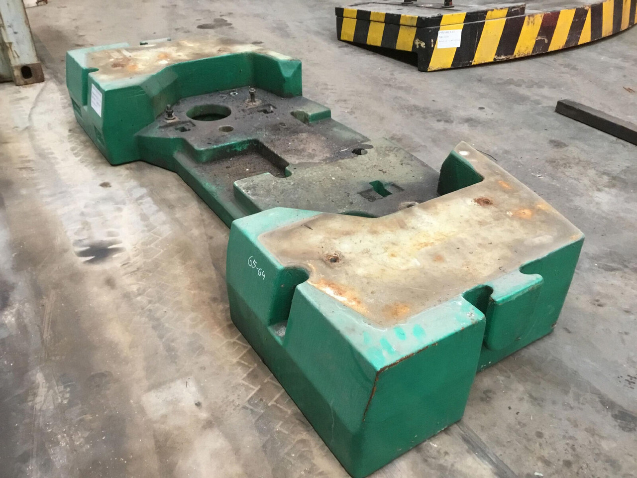 FAUN ATF 65-G4 counterweight 3,1 ton - Contrapeso por Grua móvel: foto 3 FAUN ATF 65-G4 counterweight 3,1 ton - Contrapeso por Grua móvel: foto 3