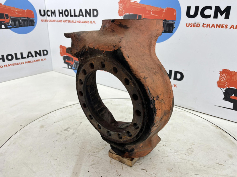 Faun RTF 50 Steering knuckle 16 holes axle 1 right - Manga de eixo por Guindaste: foto 1 Faun RTF 50 Steering knuckle 16 holes axle 1 right - Manga de eixo por Guindaste: foto 1