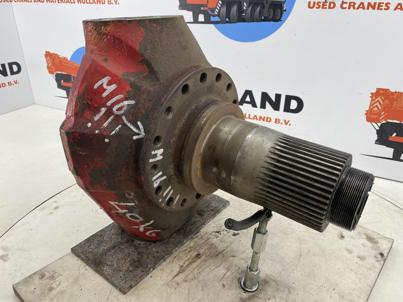 Gottwald AMK 70 Steering knuckle 16 holes axle 2 - Manga de eixo por Grua móvel: foto 3 Gottwald AMK 70 Steering knuckle 16 holes axle 2 - Manga de eixo por Grua móvel: foto 3