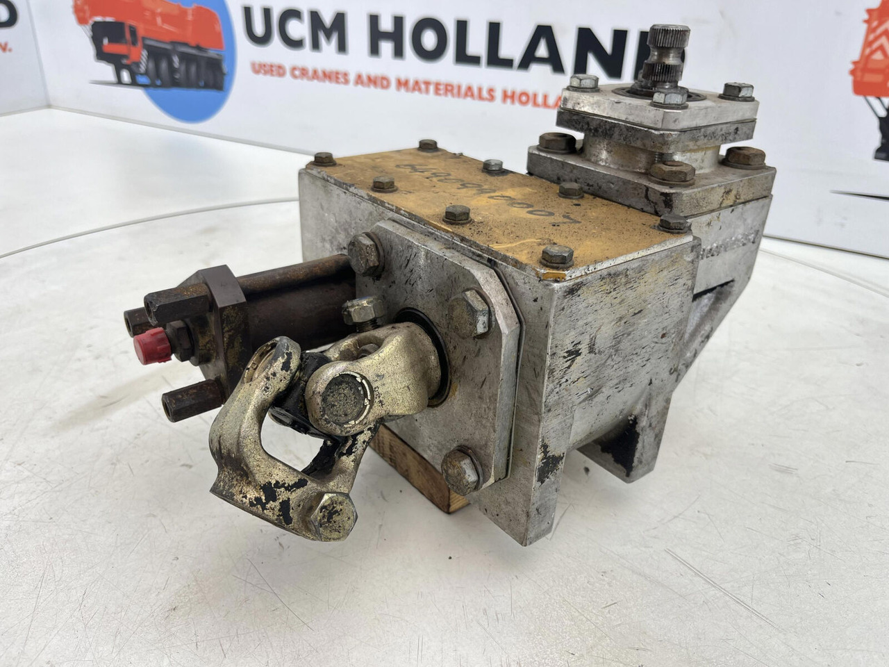 Grove AT 880 Steering box dual steer - Caixa de direção por Grua móvel: foto 4 Grove AT 880 Steering box dual steer - Caixa de direção por Grua móvel: foto 4