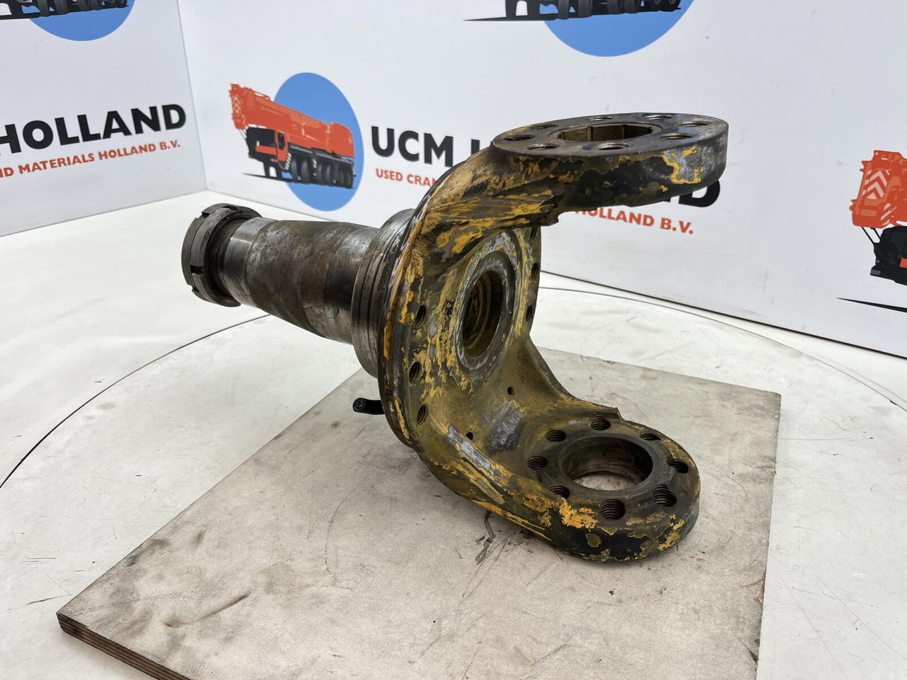 Grove AT 880 Steering knuckle 16 holes axle 2 - Manga de eixo por Grua móvel: foto 4 Grove AT 880 Steering knuckle 16 holes axle 2 - Manga de eixo por Grua móvel: foto 4