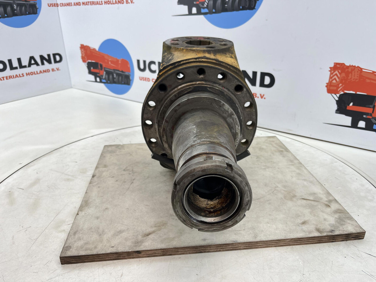 Grove AT 880 Steering knuckle 16 holes axle 2 - Manga de eixo por Grua móvel: foto 2 Grove AT 880 Steering knuckle 16 holes axle 2 - Manga de eixo por Grua móvel: foto 2