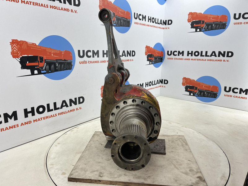 Grove GMK 3050 Steering knuckle axle 1 and 2 left - Manga de eixo por Guindaste: foto 2 Grove GMK 3050 Steering knuckle axle 1 and 2 left - Manga de eixo por Guindaste: foto 2