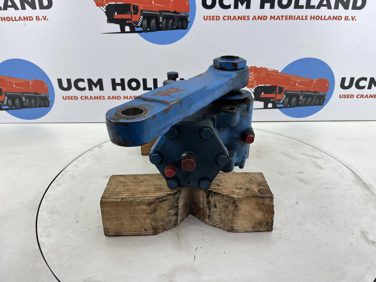 Grove GMK 3050 steering box - Caixa de direção por Grua móvel: foto 4 Grove GMK 3050 steering box - Caixa de direção por Grua móvel: foto 4