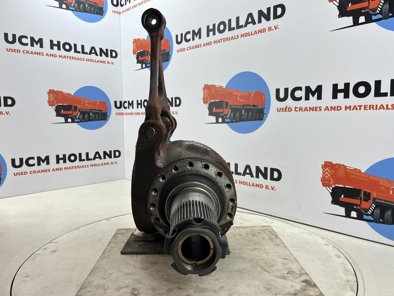 Grove GMK 3055 Steering knuckle 16 holes axle 3 right - Manga de eixo por Guindaste: foto 2 Grove GMK 3055 Steering knuckle 16 holes axle 3 right - Manga de eixo por Guindaste: foto 2