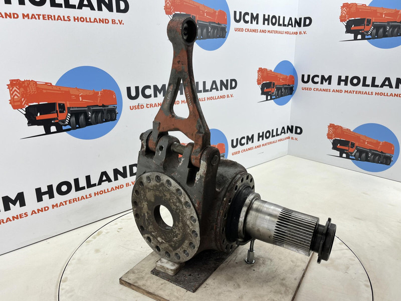 Grove GMK 3055 Steering knuckle 16 holes axle 3 right - Manga de eixo por Guindaste: foto 3 Grove GMK 3055 Steering knuckle 16 holes axle 3 right - Manga de eixo por Guindaste: foto 3