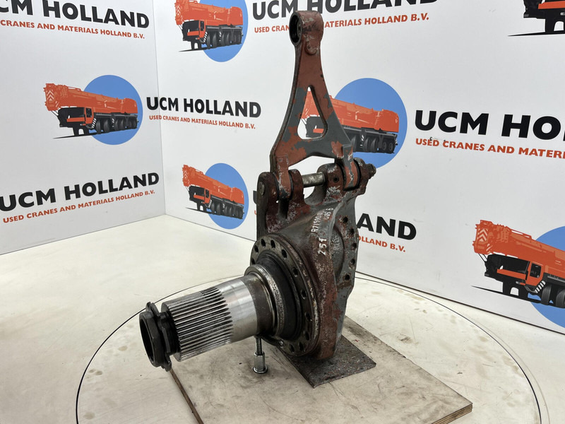 Grove GMK 3055 Steering knuckle 16 holes axle 3 right - Manga de eixo por Guindaste: foto 1 Grove GMK 3055 Steering knuckle 16 holes axle 3 right - Manga de eixo por Guindaste: foto 1