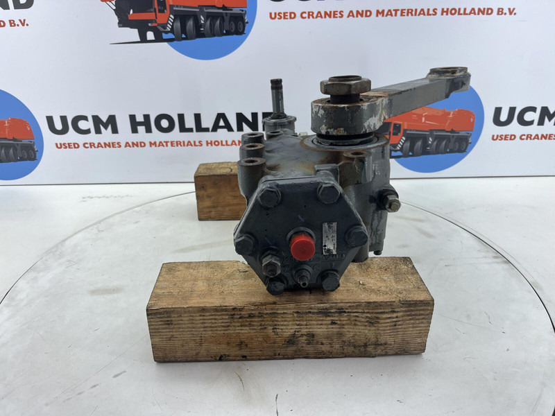 Grove GMK 3055 steering box - Coluna de direcção por Guindaste: foto 2 Grove GMK 3055 steering box - Coluna de direcção por Guindaste: foto 2